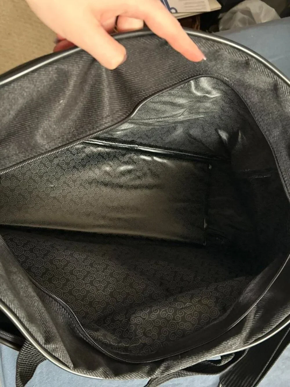 Olympia Elegance Collection Black Shoulder/ Crossbody Luggage Bag
